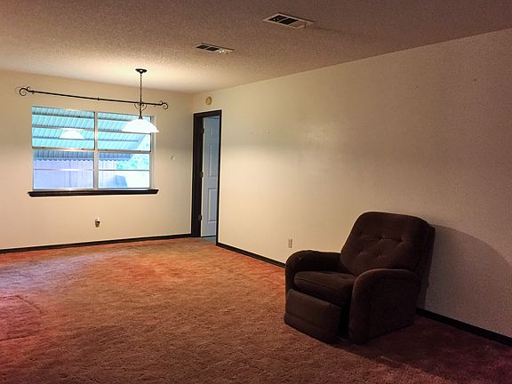 2nd image of 565 Palmetto Dr