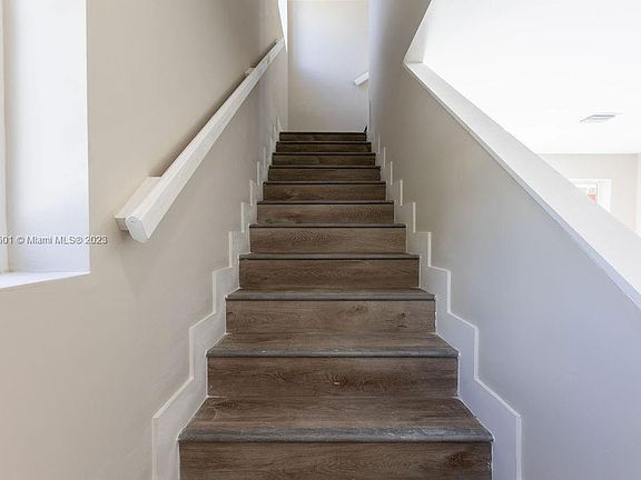 4th image of 507 NW 8th Ave #3