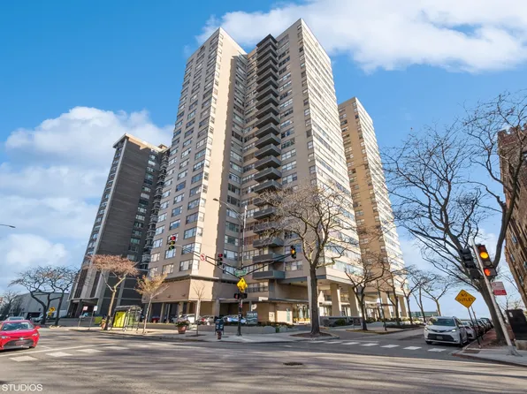 6301 N Sheridan Rd, Chicago, IL