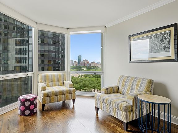 4th image of 195 N Harbor Dr APT 1006