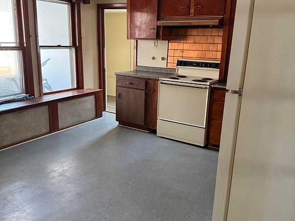 5th image of 68 Virginia St