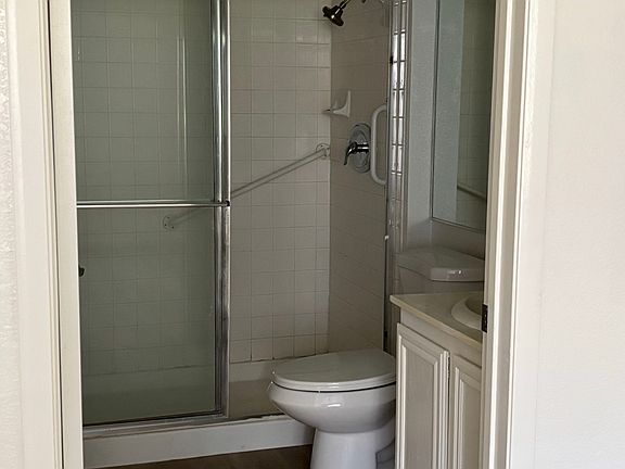 5th image of 1909 High Valley Ct Unit 105