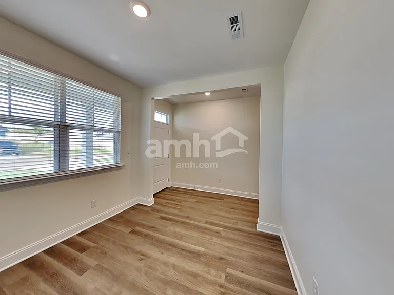 5327 Trust Dr — Photo 7