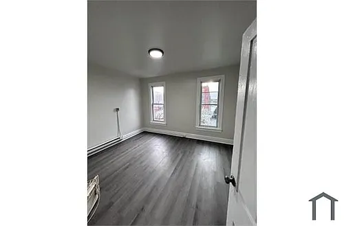 323 N 9th St #3 Photo 1