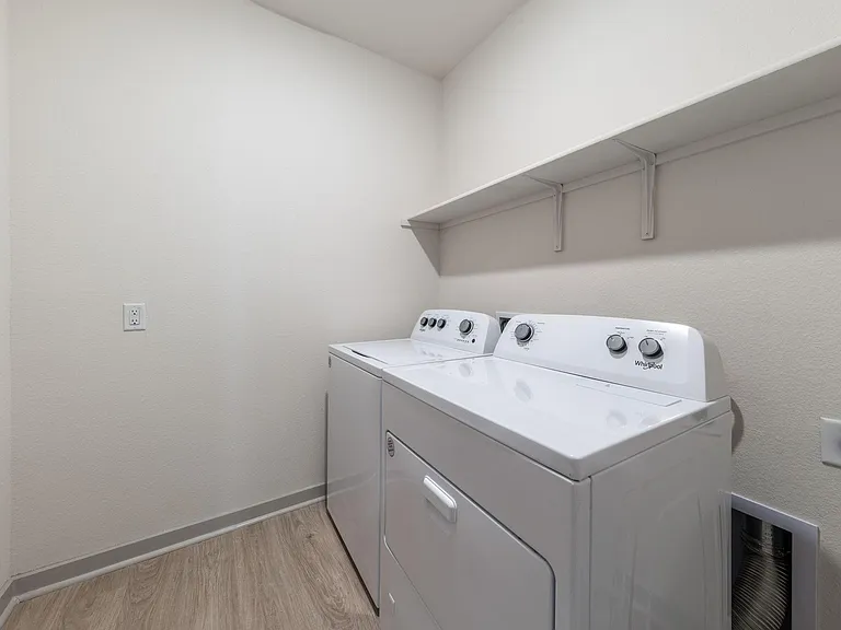 2416 Tucker Ln — Photo 21