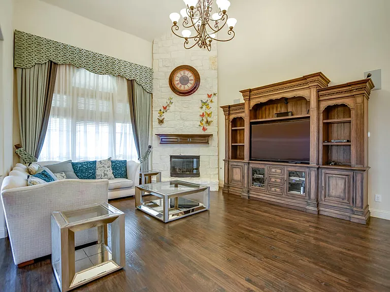 13083 Montfair Blvd — Photo 16
