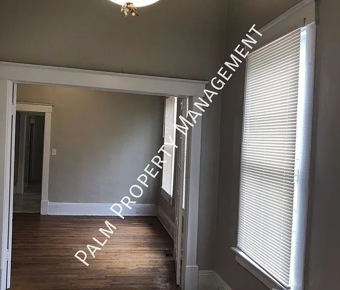 1119 E 32nd St — Photo 15