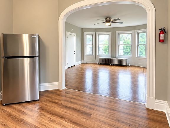 5th image of 35 11th St Unit 2