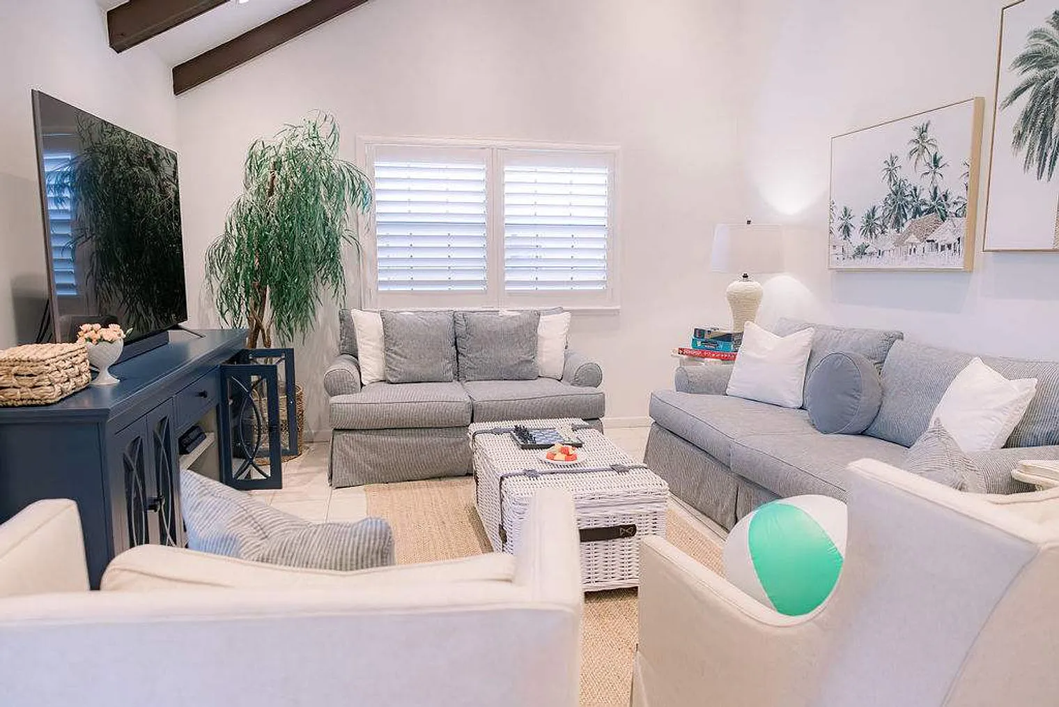 3 bed, 2.0 bath, 1302 sqft, $5,284 — Photo 3
