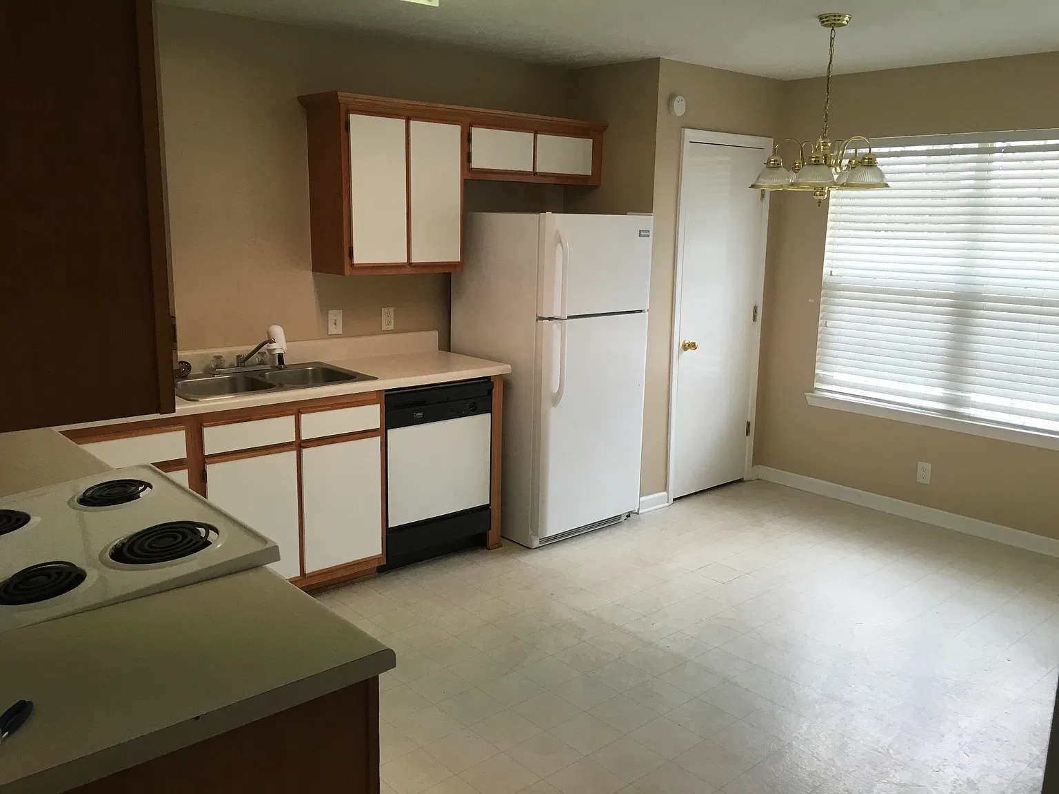1217 Akins Ridge Drive - 1 — Photo 4