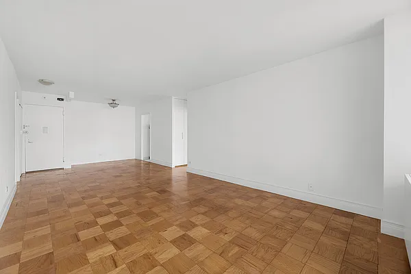 Rented by Level Group | media 3