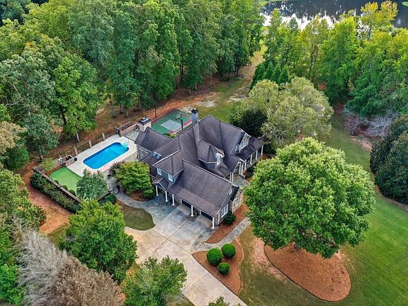 2nd image of 598 Elliott Rd