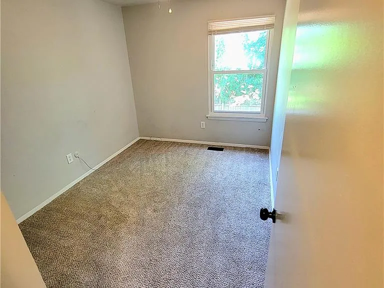 1537 Darren Cir — Photo 7