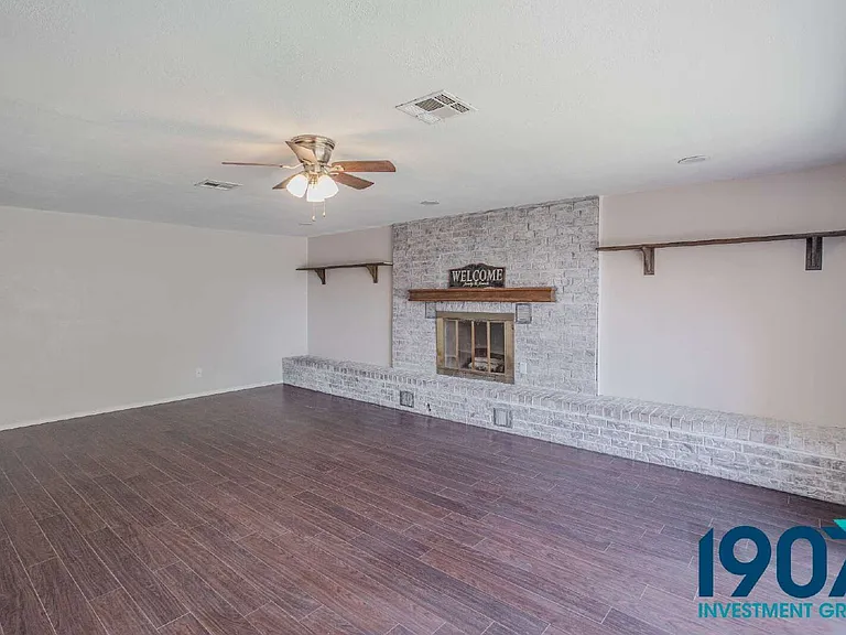 1041 SW 2nd St — Photo 23