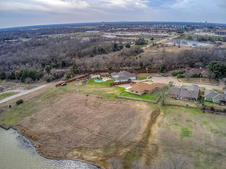 4804 Edgewater Dr — Photo 50