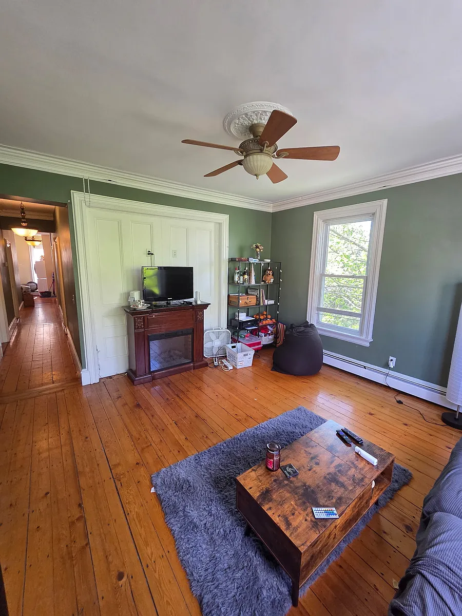 Building Photo - 123 Vinton St #2
