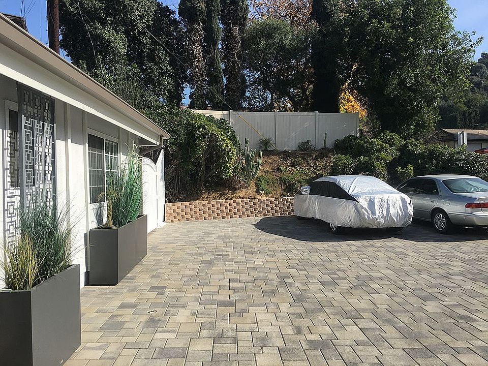 2nd image of 539 Casuda Canyon Dr