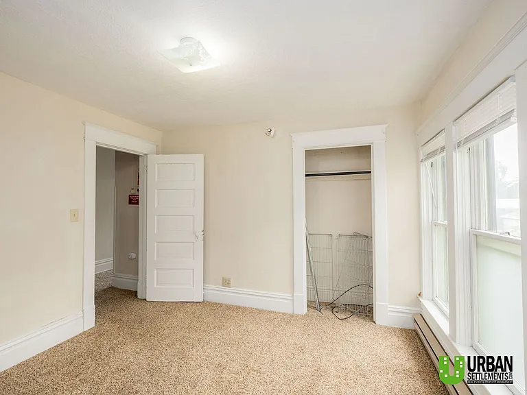 1122 S Walnut St — Photo 6