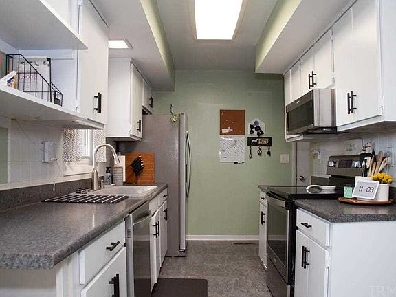 5th image of 7511 Lincoln Ave
