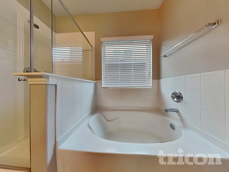 7707 Foxwaithe Ln — Photo 9