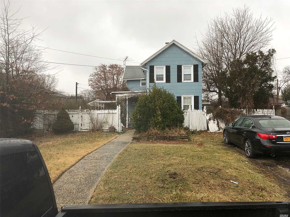 1st image of 2578 Bellmore Ave
