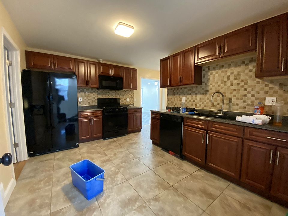 1st image of 9 Sunset Ave Floor 2