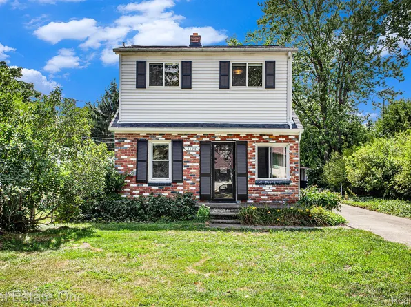 2170 Chancery Dr, Troy, MI 48085