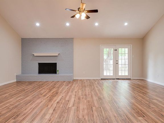 4th image of 3804 Twin Creek Dr