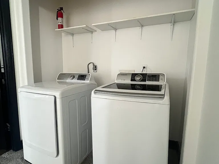 917 E Douglas Ave #B — Photo 13