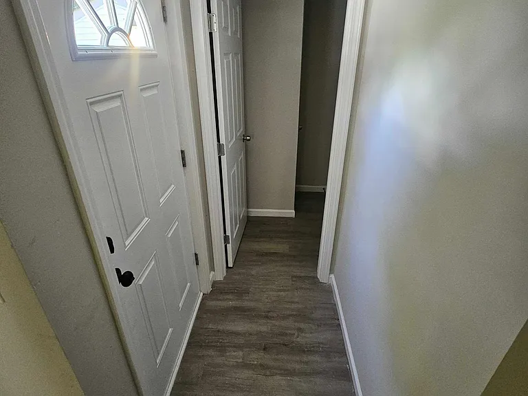 420 Macdougall Dr — Photo 10