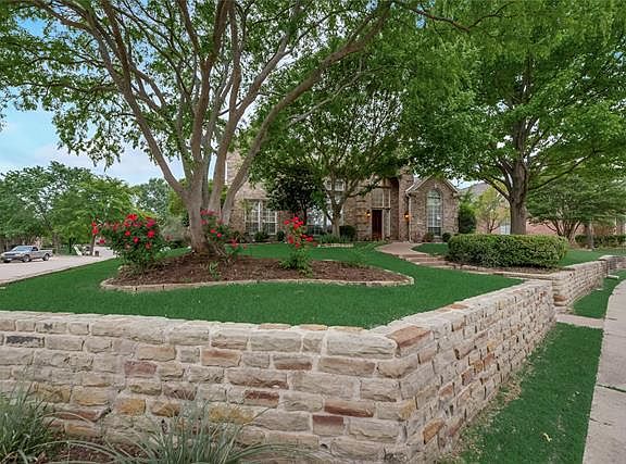 4th image of 8129 Rosemont Dr