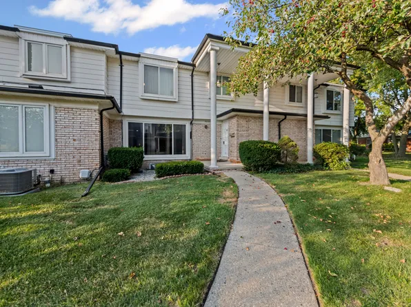 32852 Barclay Sq, Warren, MI 48093