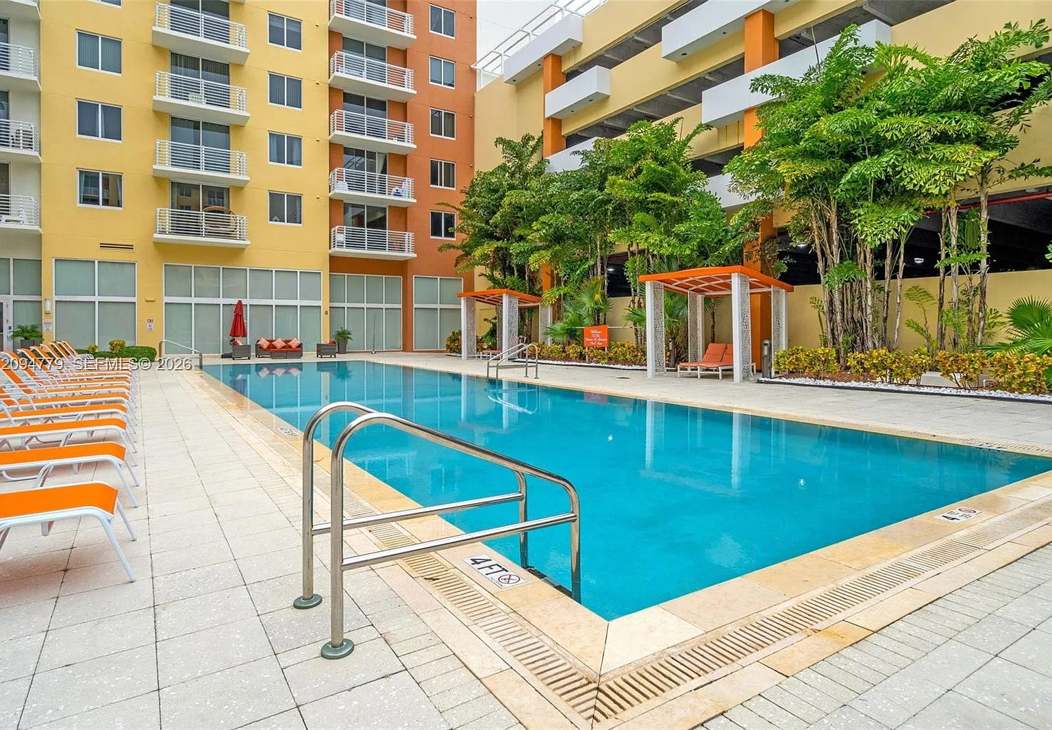 Venture At Aventura East — Photo 2
