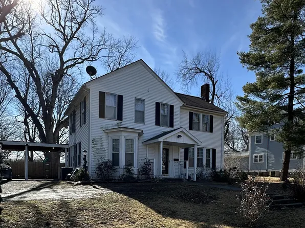 610 E Arrow St, Marshall, MO 65340