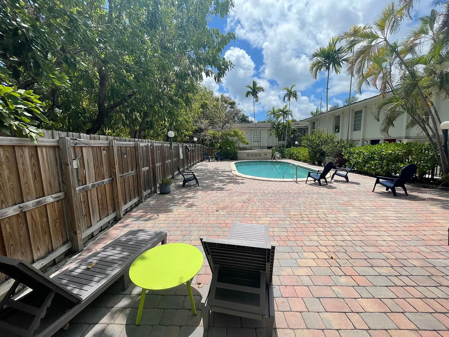 Hideaway in the Grove — Photo 1