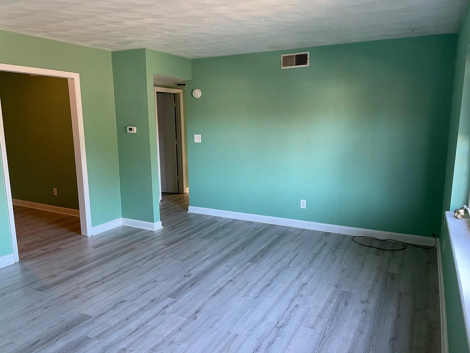 2 bed, 1000 sqft, $995 — Photo 1