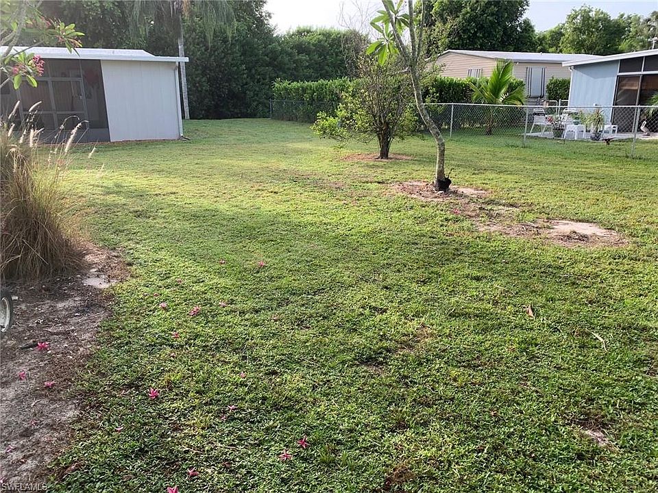 2nd image of 110 Grassy Key Ln #39