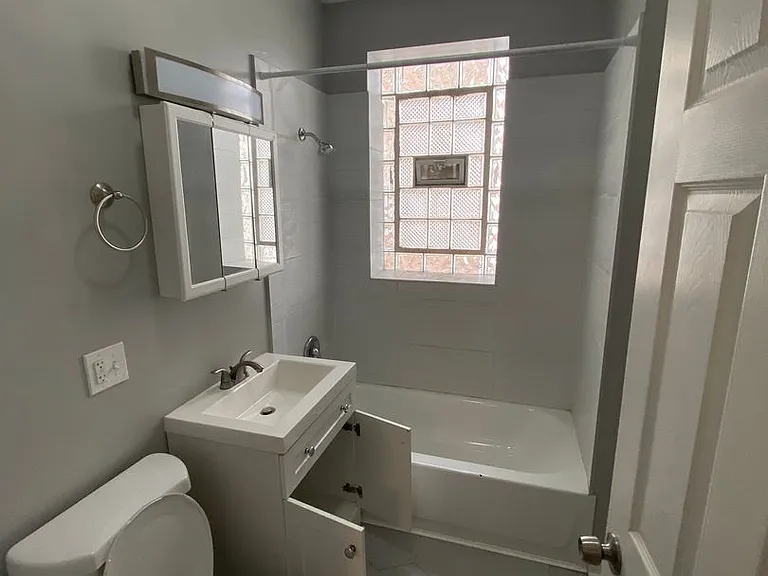 6801 S East End Ave — Photo 10