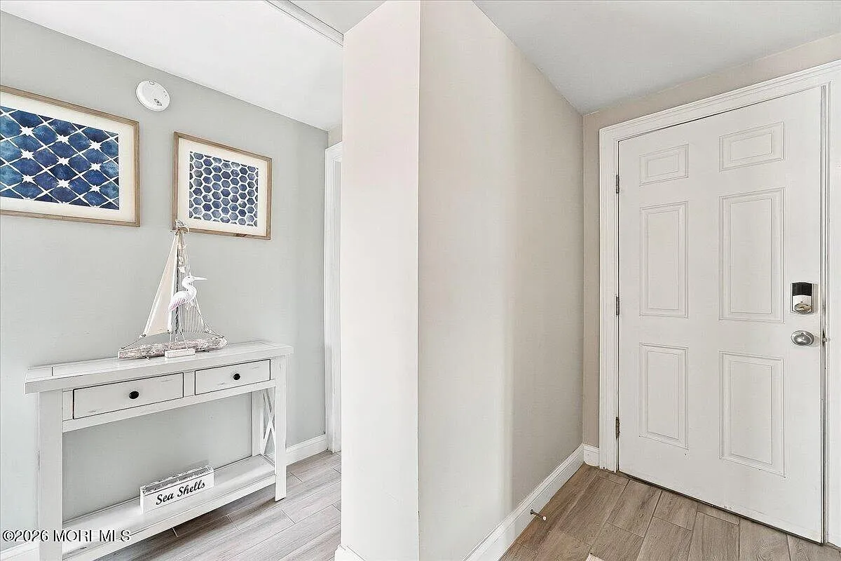 2 bed, 800 sqft, $2,000 — Photo 4