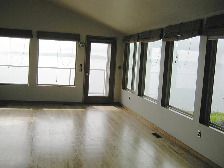 Living room area, lots of windows to whale watch.