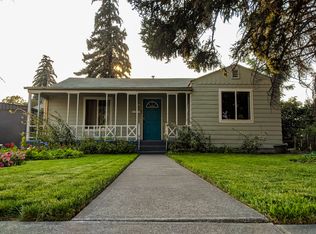 141 NW 2nd St, Redmond, OR 97756