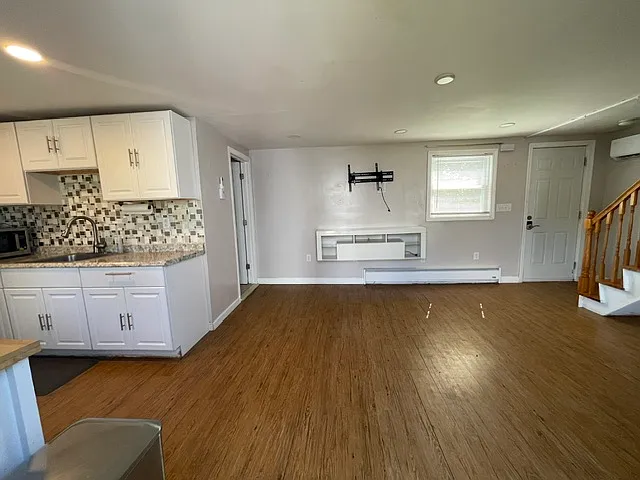 2 bed, 800 sqft, $3,000 — Photo 3