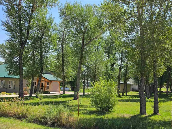 617 Barnett Ave, Encampment, WY 82325