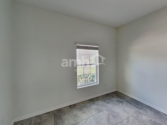 5th image of 2729 Creekmore Ct