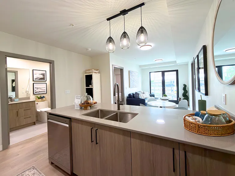 2831 109a St NW — Photo 44