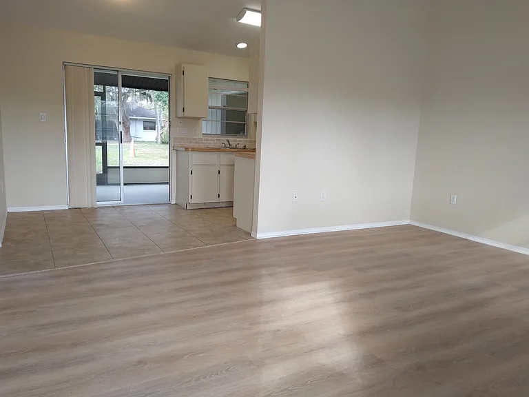 2095 & B Como St #A — Photo 18