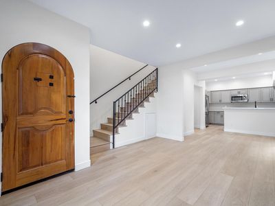 916 Hilldale Ave, West Hollywood, CA, 90069