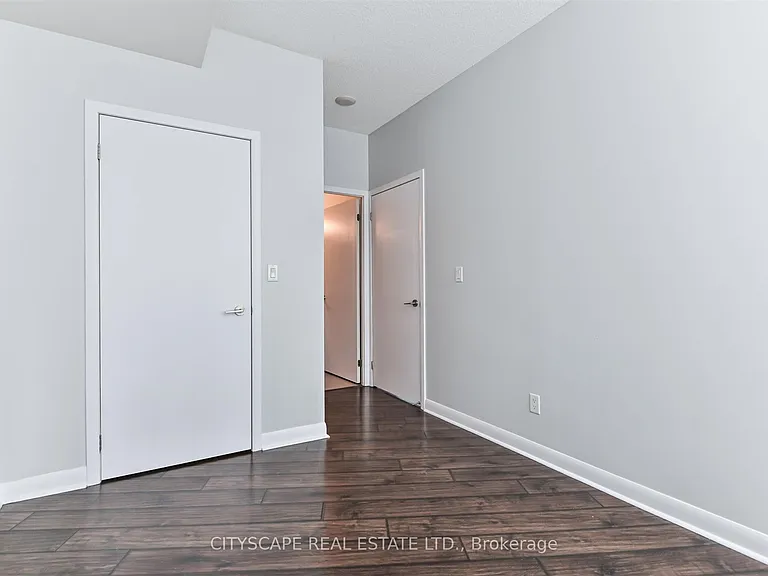 15 Bruyeres Mews #411 — Photo 12