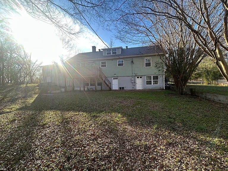 390 Fawn Dr — Photo 17