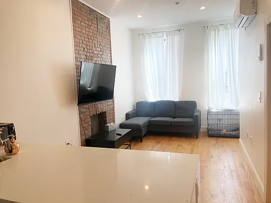 Rented by One Home Line Realty | media 17